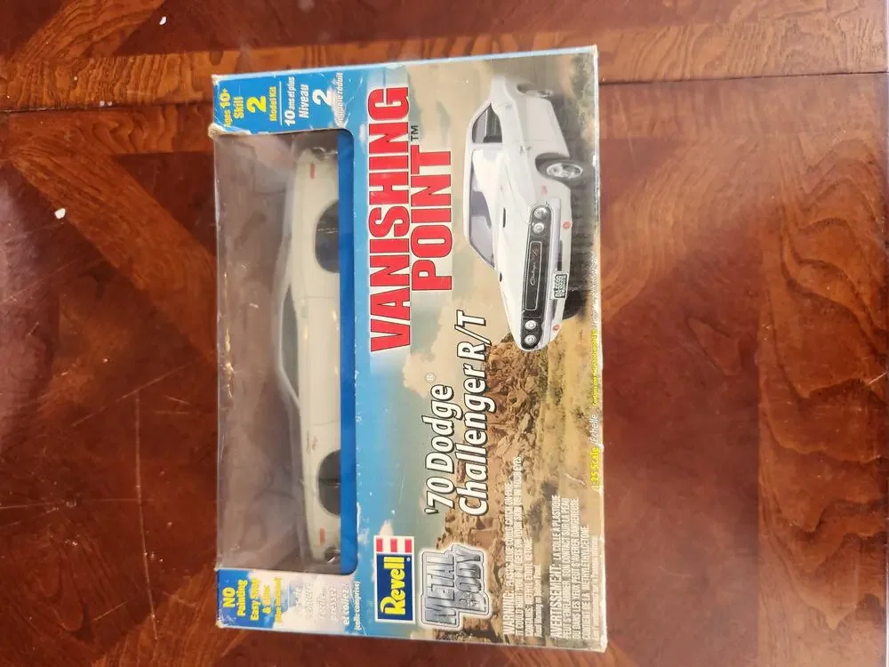 Revell Monogram Vanishing Point 1970 Dodge Challenger R/T Model Kit 1:25 NIB